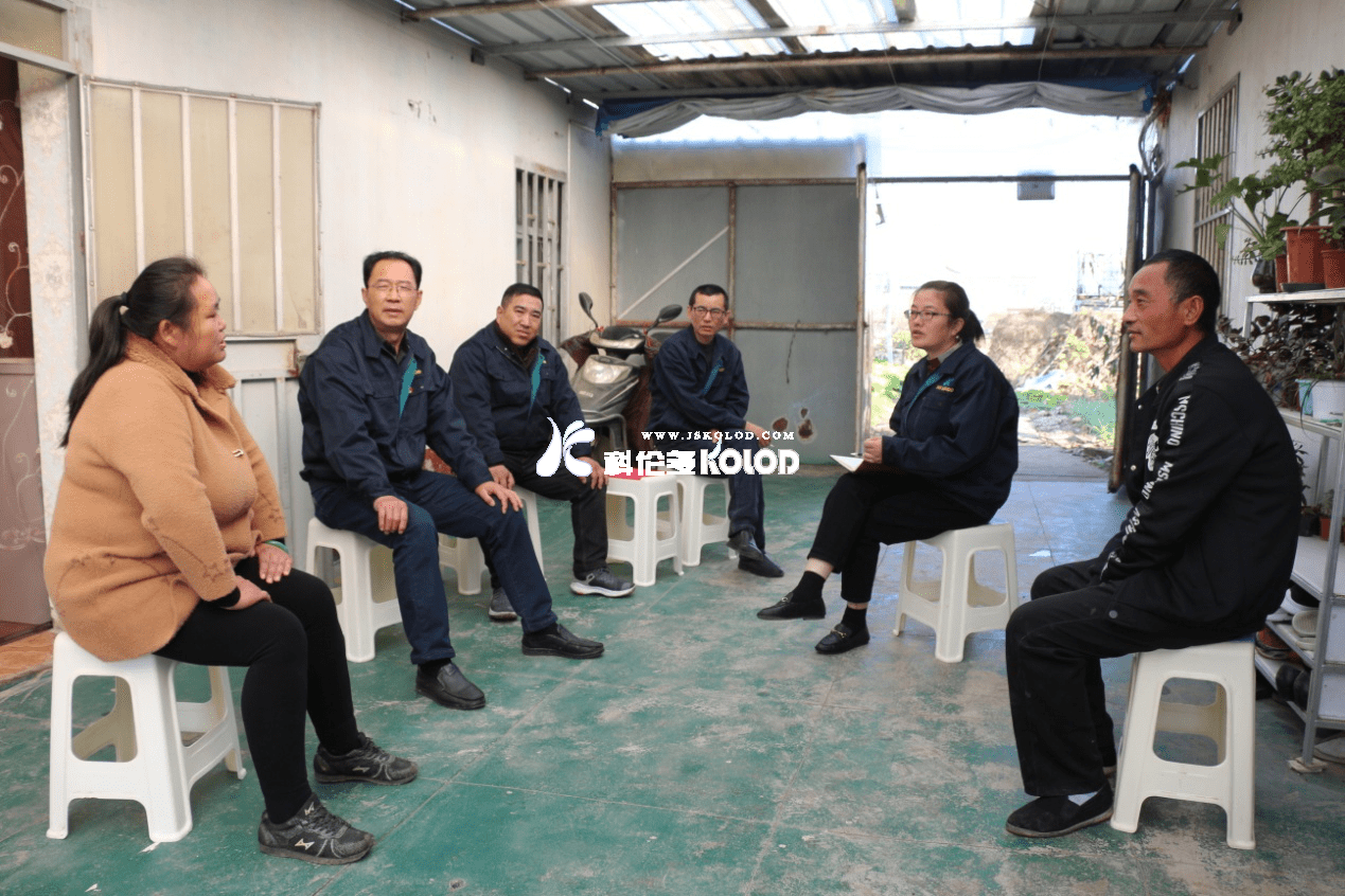 科倫多公司開展走訪慰問困難、優秀員工家庭